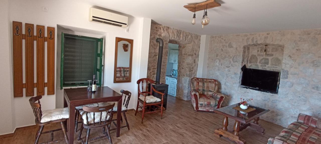 バール Rustic Stone Houseヴィラ エクステリア 写真