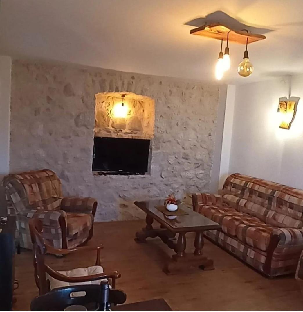 バール Rustic Stone Houseヴィラ エクステリア 写真